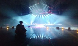 导演爆料演唱会视频播放,演唱会幕后精彩瞬间大曝光！