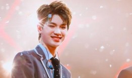 爆料黄明昊恋情视频在线观看,甜蜜互动引网友热议