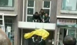 自贡男子跳楼最新爆料,细节披露，真相逐渐浮出水面