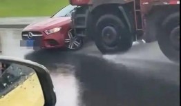 四点四卡车爆料视频,行业内幕大曝光