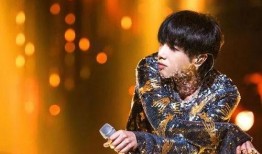 华晨宇综艺爆料失恋视频,泪洒现场引粉丝心疼